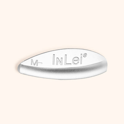 Primer plano de los rizadores de pestañas de silicona tamaño M de InLei® ONE