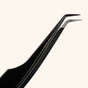 Pinzas de Mega Volumen con diseño largo y delgado y punta de fibra para precisión en estilismo.